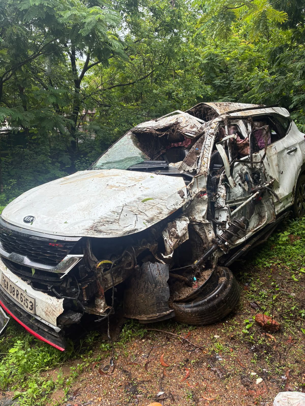 तळपणां अपघातांत एकल्या भुरग्याक मरण, दुसरो जखमी