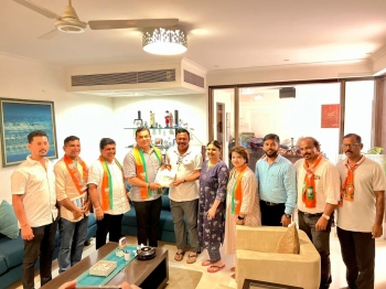 Khaunte interacts with Vasco residents