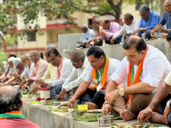 Khaunte praises PM at Tiffin Pe Charcha
