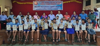 AJ De Almeida HS win chess title