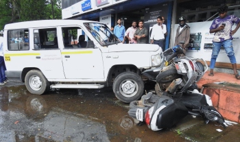MMC van rams into parked two-wheelers