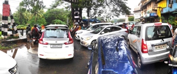 Traffic chaos as Comba subway closed due to waterlogging