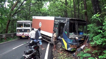 Truck rams into hill at Karmalghat, disrupts traffic for over 2 hours