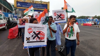 Youth Congress protest outside Dabolim Airport