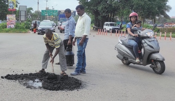 Amid sunny weather, PWD fills potholes