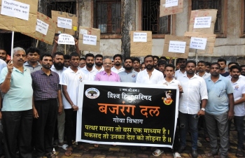 Bajrang Dal stages protest over violence in Haryana