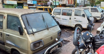 Abandoned vehicles major headache in Mapusa, eat into parking spaces