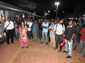 Margao-Karwar DEMU train travellers flay rail authorities for departure delay