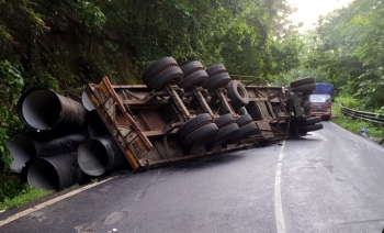 2 mishaps cause traffic jam at Karmalghat