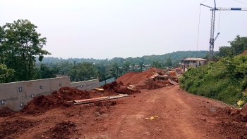 Advocate alleges hill-cutting at Mandrem, panchayat inspects site