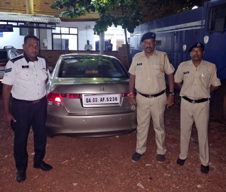 Car with 2 no. plates detained at Porvorim, owner challaned