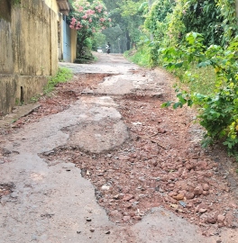 Mapusa roads in sorry shape, people vent ire against govt