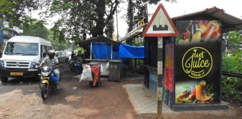 Margao MLA bats for kiosks near Comba level crossing