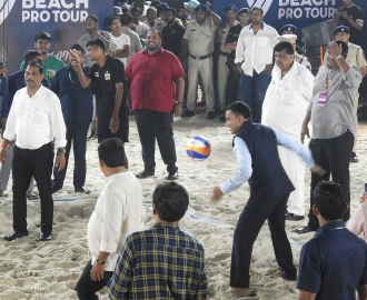 Taking time off from politics, CM tests skills in volleyball