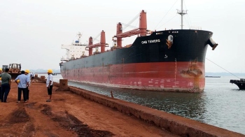 DIWL creates Asian record, handles highest cargo in one day at Mormugao Port