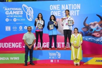 Sanjana swashes out her third medal