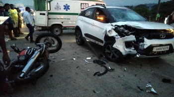 2 injured in road mishap at Naibag
