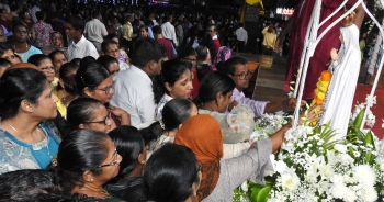 Traditional lantern procession from Telaulim kicks off Novena celebration in Navelim