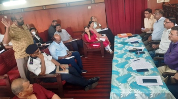 Traditional fishermen say they are not traders, but wholesalers and business cannot be restricted