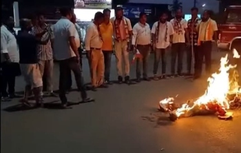 Charges against Patkar: Sanvordem Cong workers burn effigy of RGP chief
