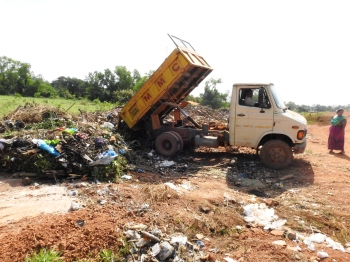 MMC truck caught in the act while disposing of waste in Benaulim
