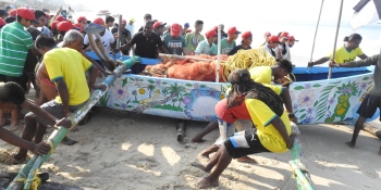 Benaulim fishermen give Mumbai students hands-on experience of traditional fishing