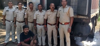 Fish container with 225 liquor cases worth Rs 5.08L caught at Polem