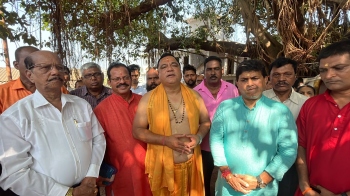 Minister lays stone for new Brahman Temple