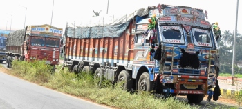 Digambar raises issue of haphazard truck parking in Margao, suburbs
