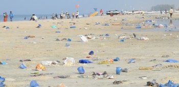 Trail of trash as New Year parties leave Colva beach covered in rubbish