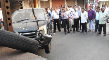 District authorities, cops clear Margao market footpaths, pavements of encroachments