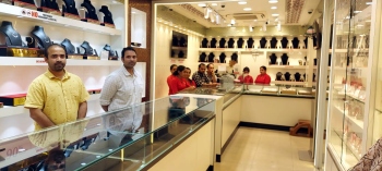 Gold bangle worth Rs 1 lakh stolen from Vasco jewellery shop