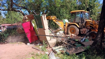 Merces panchayat demolishes illegal house at St Caitan ward