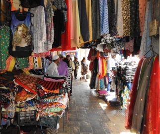 Illegalities return on footpaths in Margao new market as authorities turn blind eye
