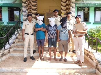 Cops bust burglary gang; 4 nabbed, 3 absconding