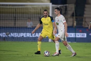 Leaders FC Goa pile more misery on Hyderabad FC