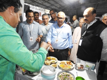 Kamat commends Saraswat community
