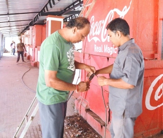 Kiosk owners face power outage due to damaged underground cable