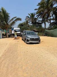 Car gets stuck in sand at Benaulim, police to probe incident