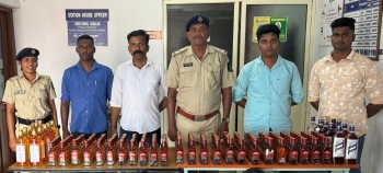 Liquor seized from duo at Margao railway station