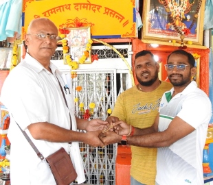 Margao traders find gold bracelet at Zambaulim, hand over to owner