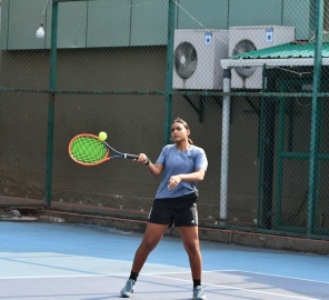 Teen Simran and coach Nishad pair up to advance