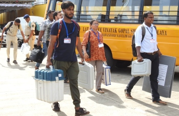 Polling officials collect EVMs, fan out to 800-odd polling stations