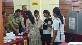 Technical glitches halt voting in Salcete; voters raise concerns over VVPAT visibility