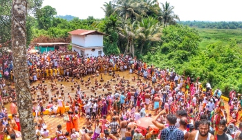 Thousands of devotees throng Shirgao for Lairai Devi zatra
