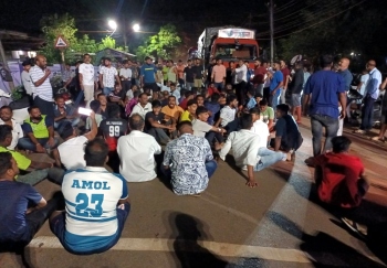 Tension as angry protesters block main Bicholim road