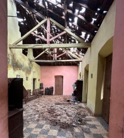 Lightning strikes Guirdolim house
