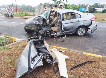 2 killed as speeding car rams into concrete piece on Nuvem roadside