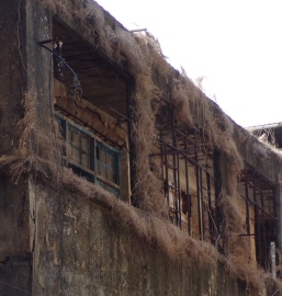‘Unsafe’ building stands tall in Margao as civic body ignores demolition order