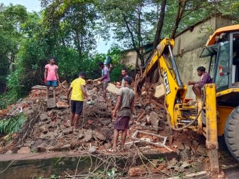 Mapusa Council’s 40-year-old toilet block razed in Mapusa